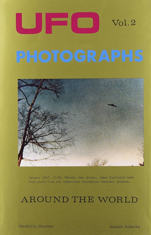 Amazon.com: UFO Photographs Around the World, Vol. 2